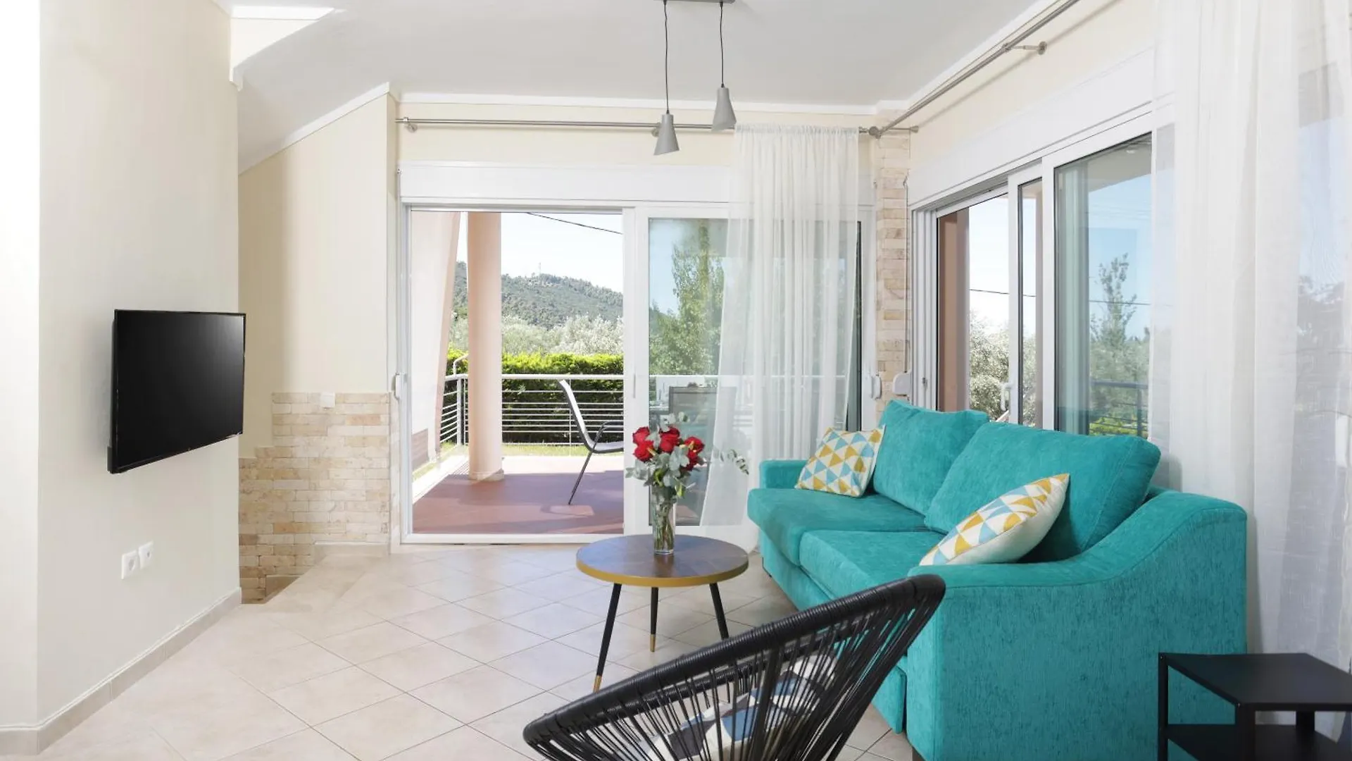 Toroneos Sea Front Villa Paliouri