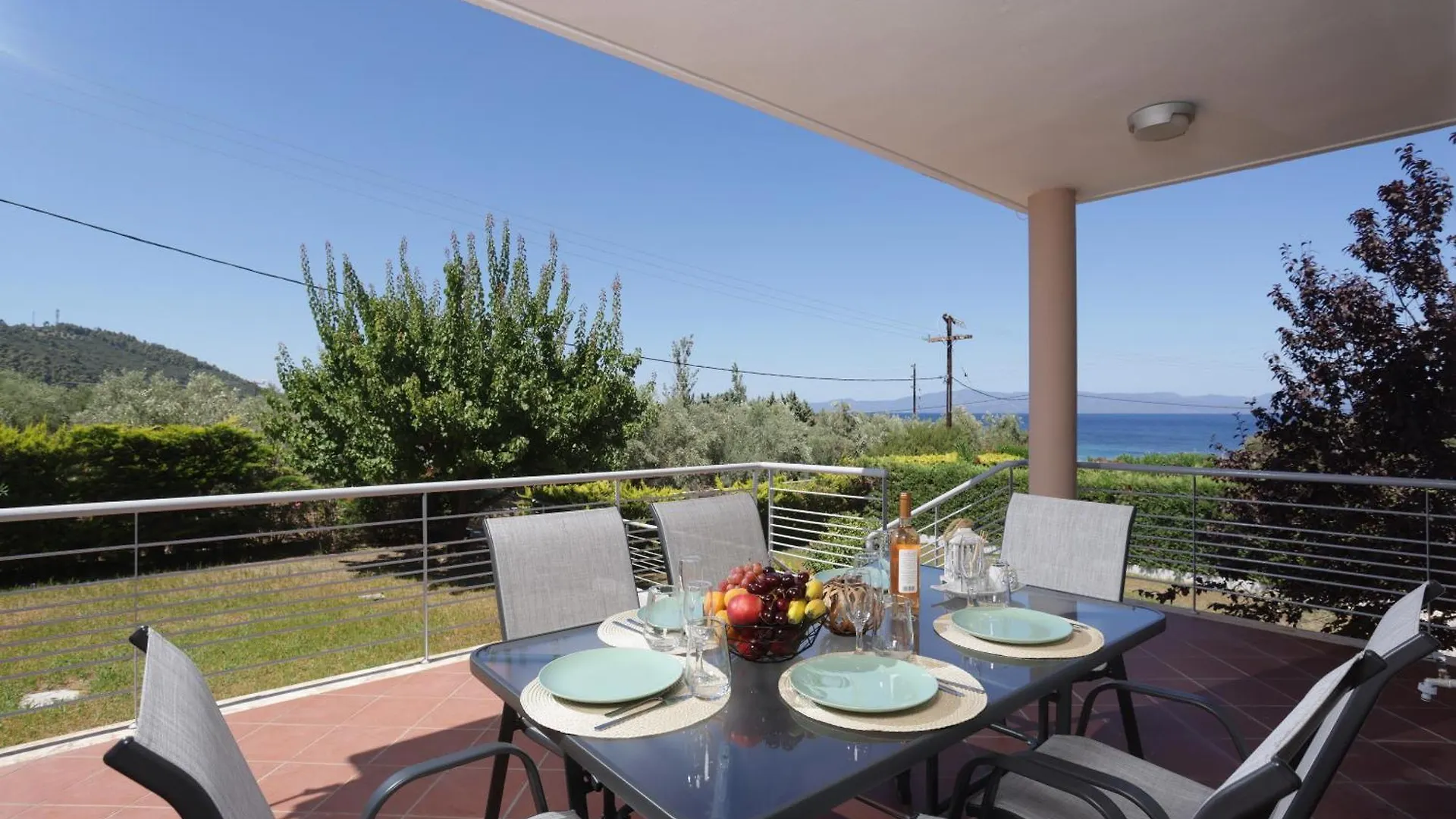 Toroneos Sea Front Villa Paliouri