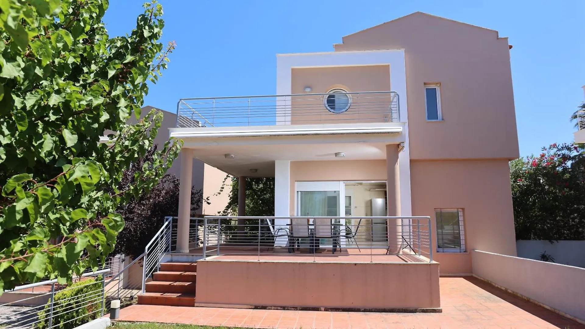 Toroneos Sea Front Villa Paliouri